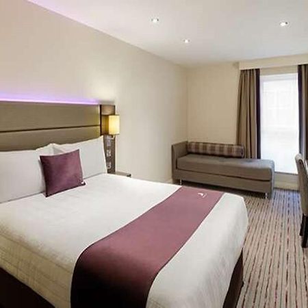 Premier Inn Perth City Centre Exterior photo