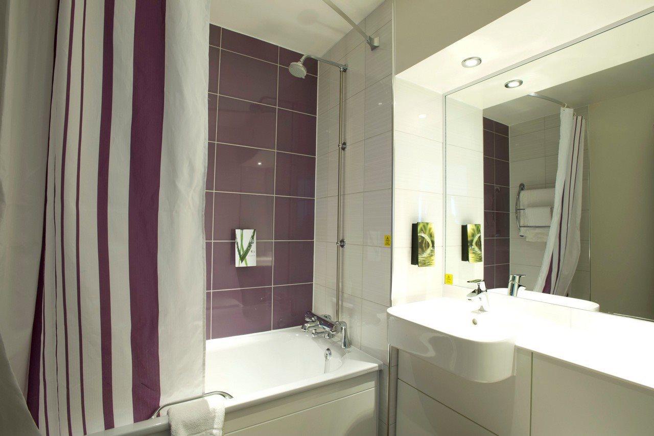 Premier Inn Perth City Centre Exterior photo