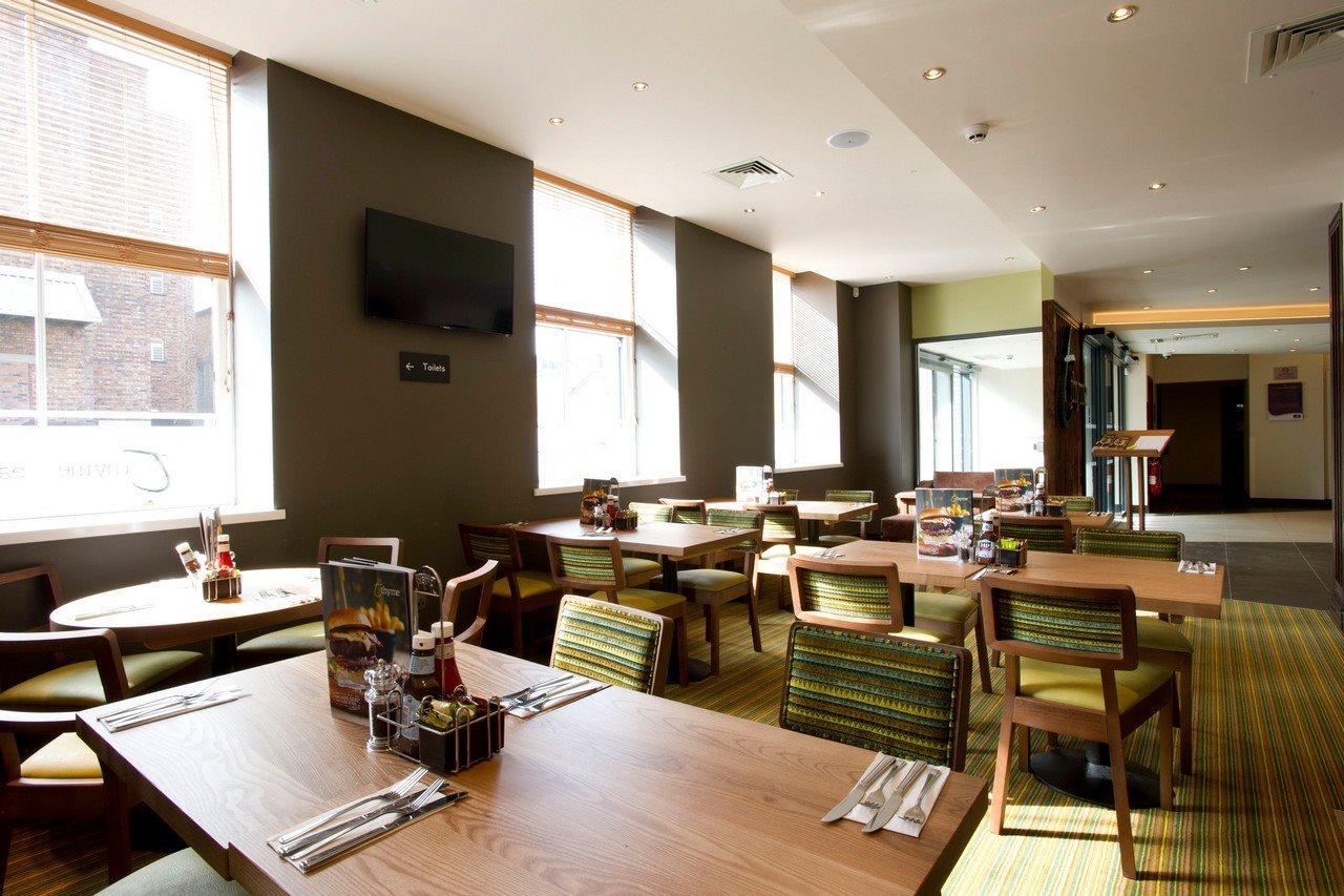 Premier Inn Perth City Centre Exterior photo