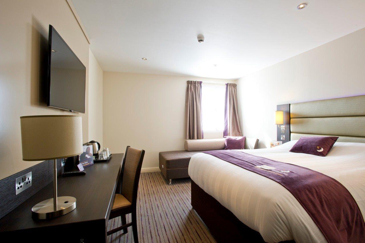 Premier Inn Perth City Centre Exterior photo