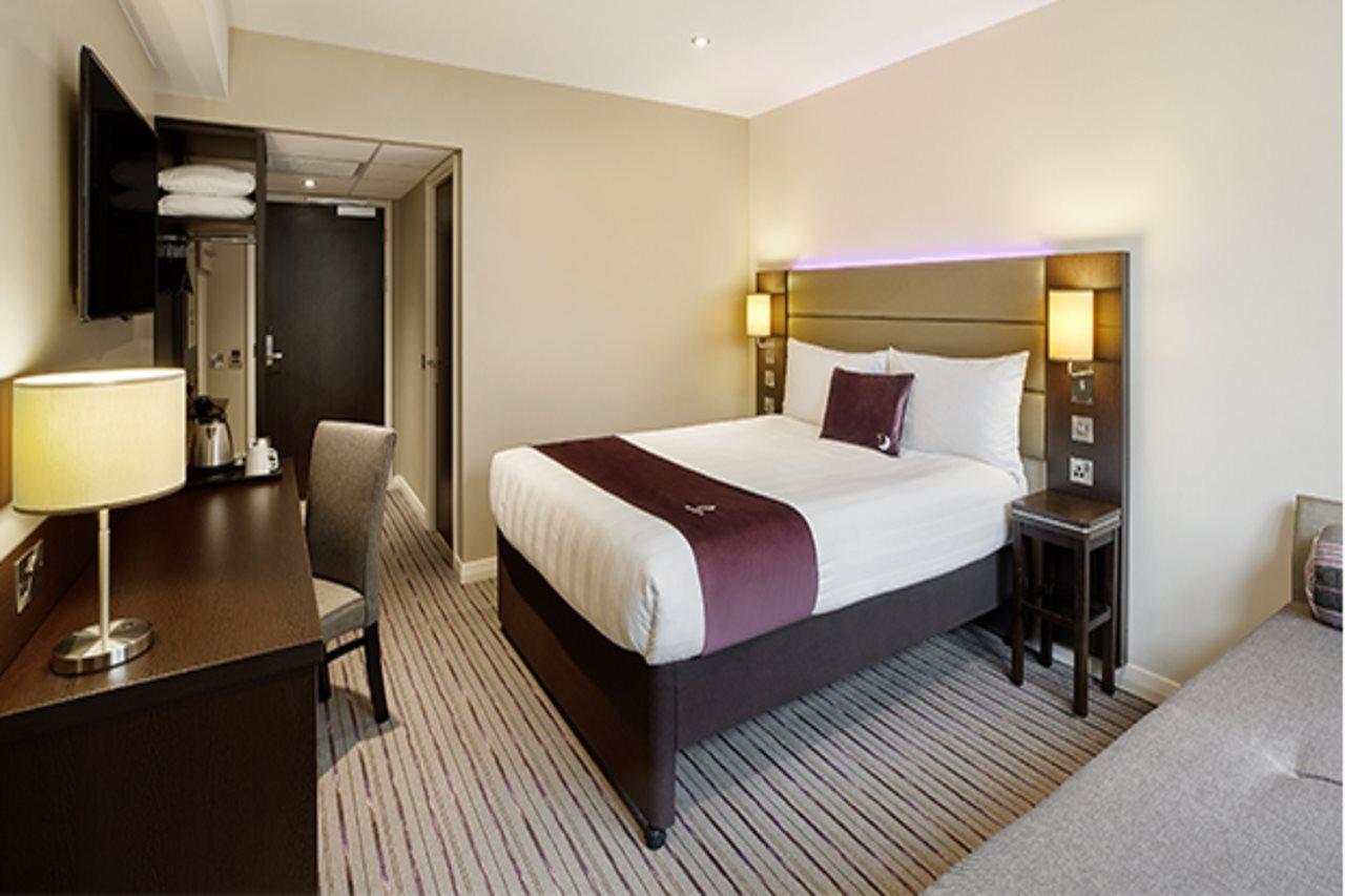 Premier Inn Perth City Centre Exterior photo